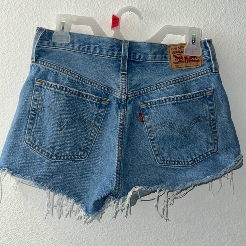 Levi’s shorts perfect shape lightly used